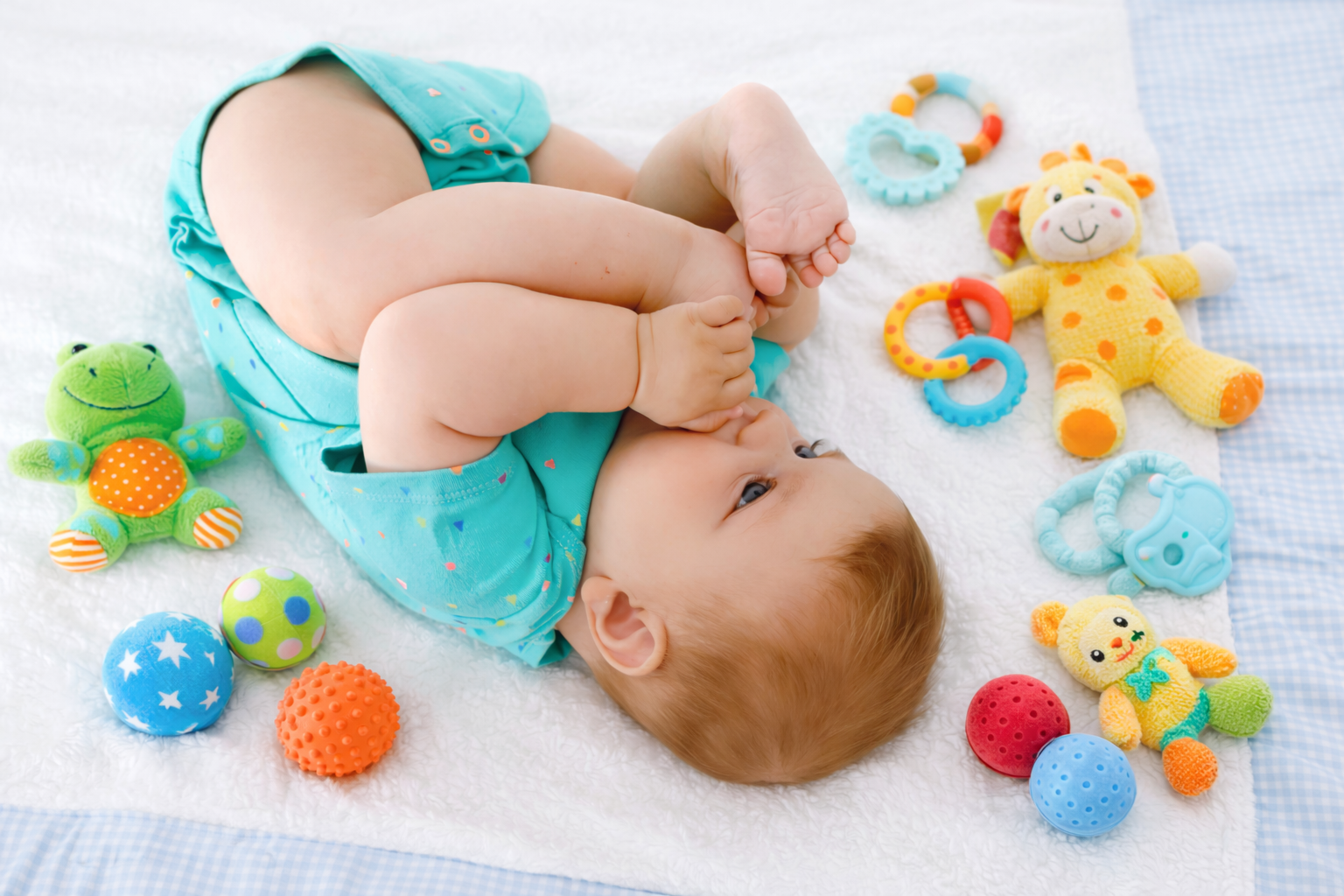 Journée type d’un bébé de 4 mois : rythmes, activités et conseils